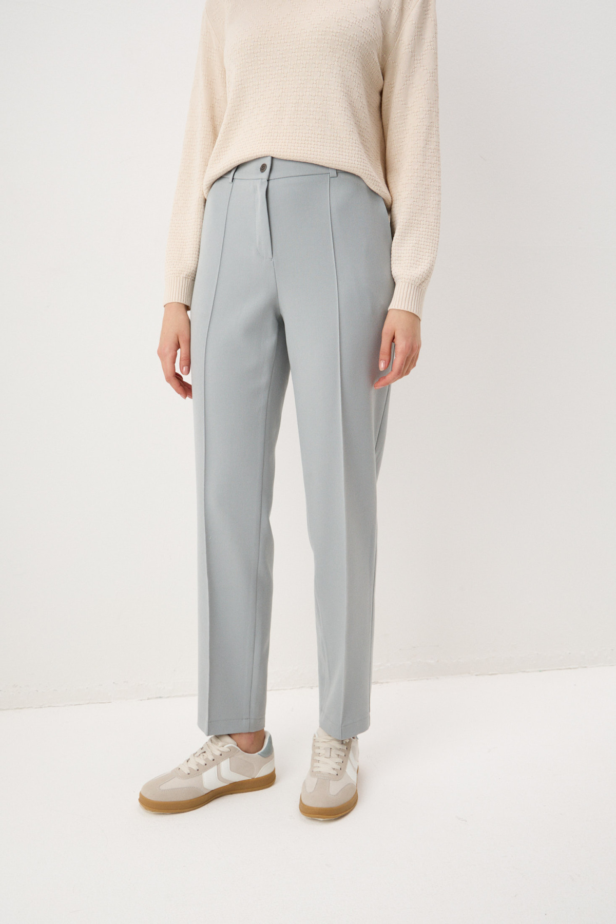 Брюки серые
Брюки серые