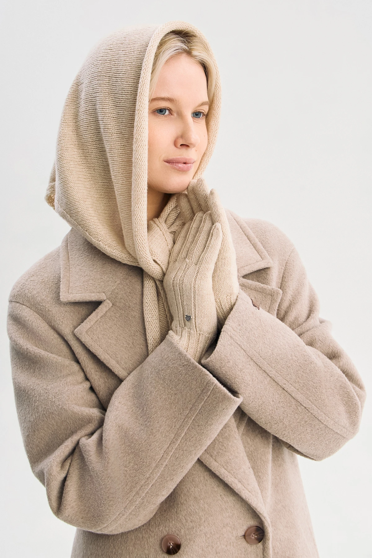 Косынка бежевая 1