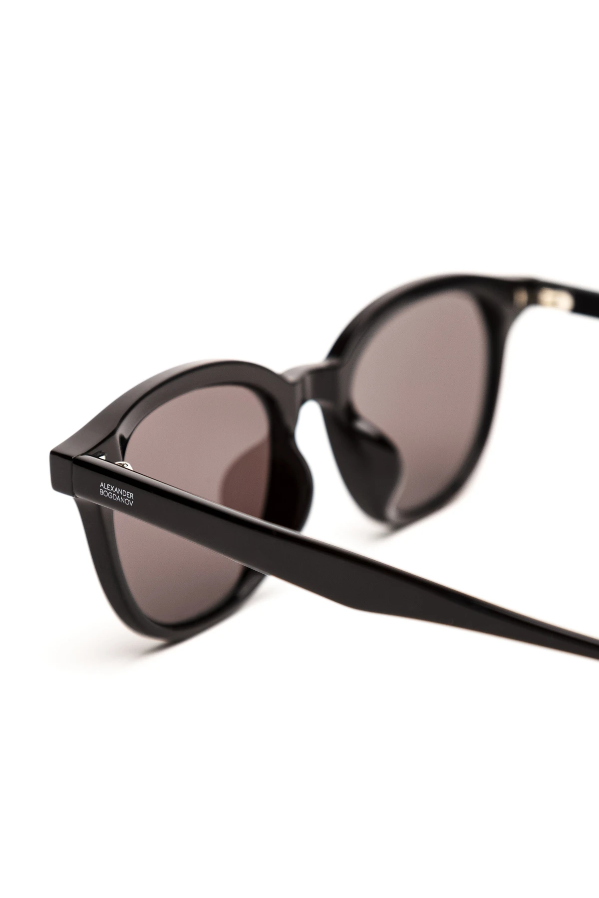 Очки черные овальные с футляром 3