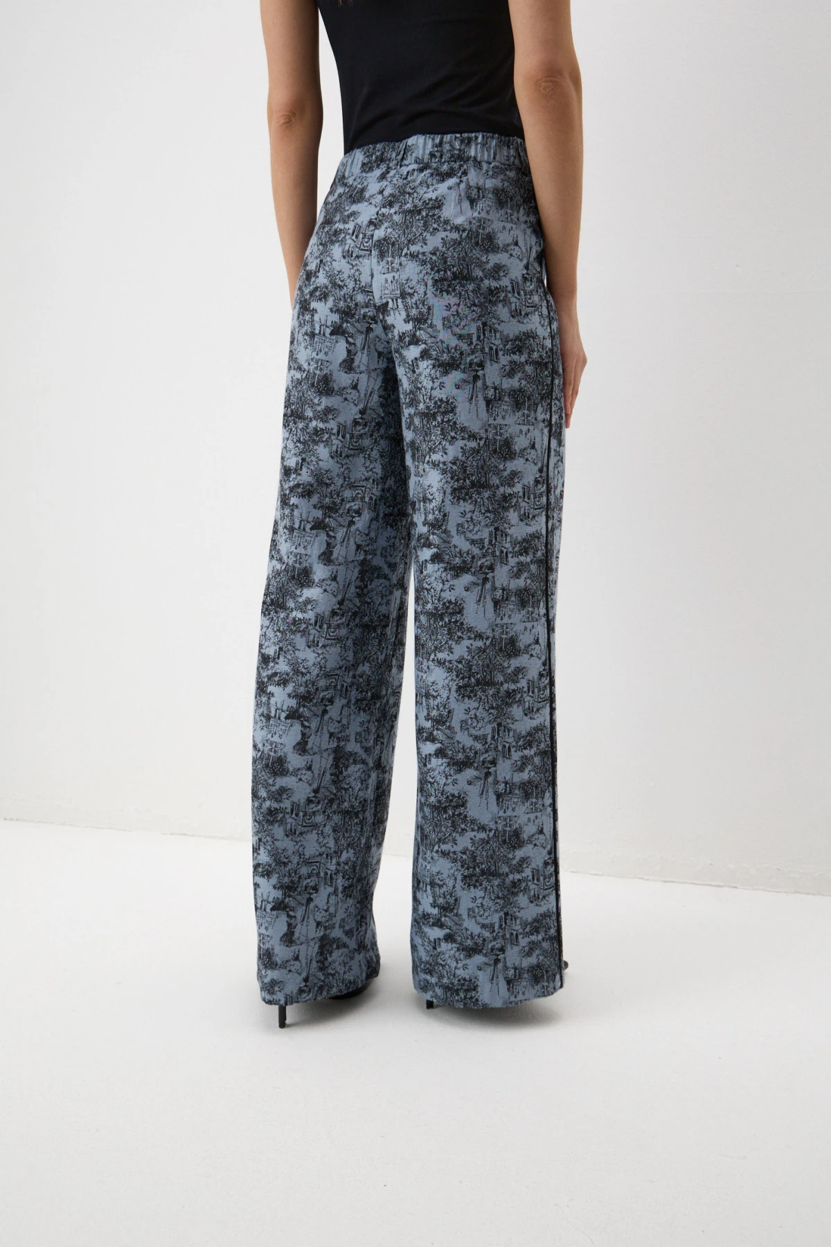 Брюки "Гравюры северной сказки" 2