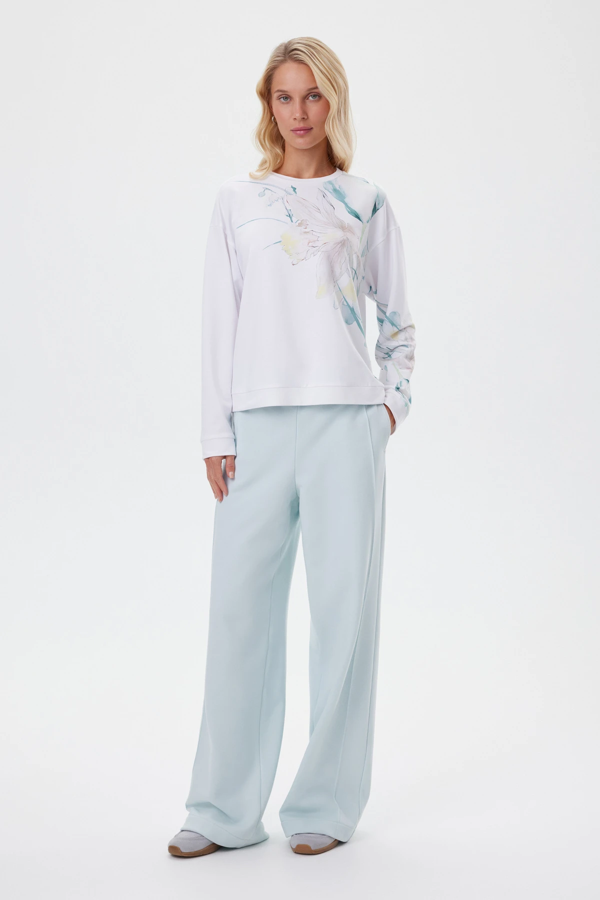 Свитшот «Первоцветы» 5