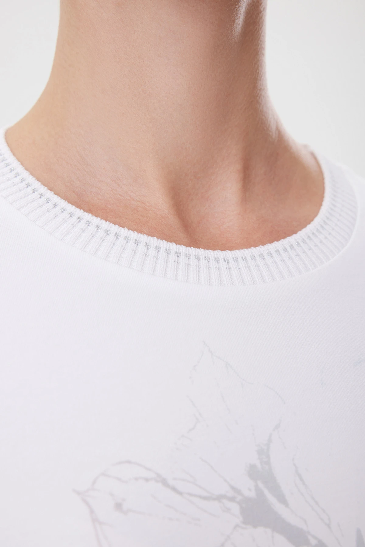 Футболка «Осязание» 5