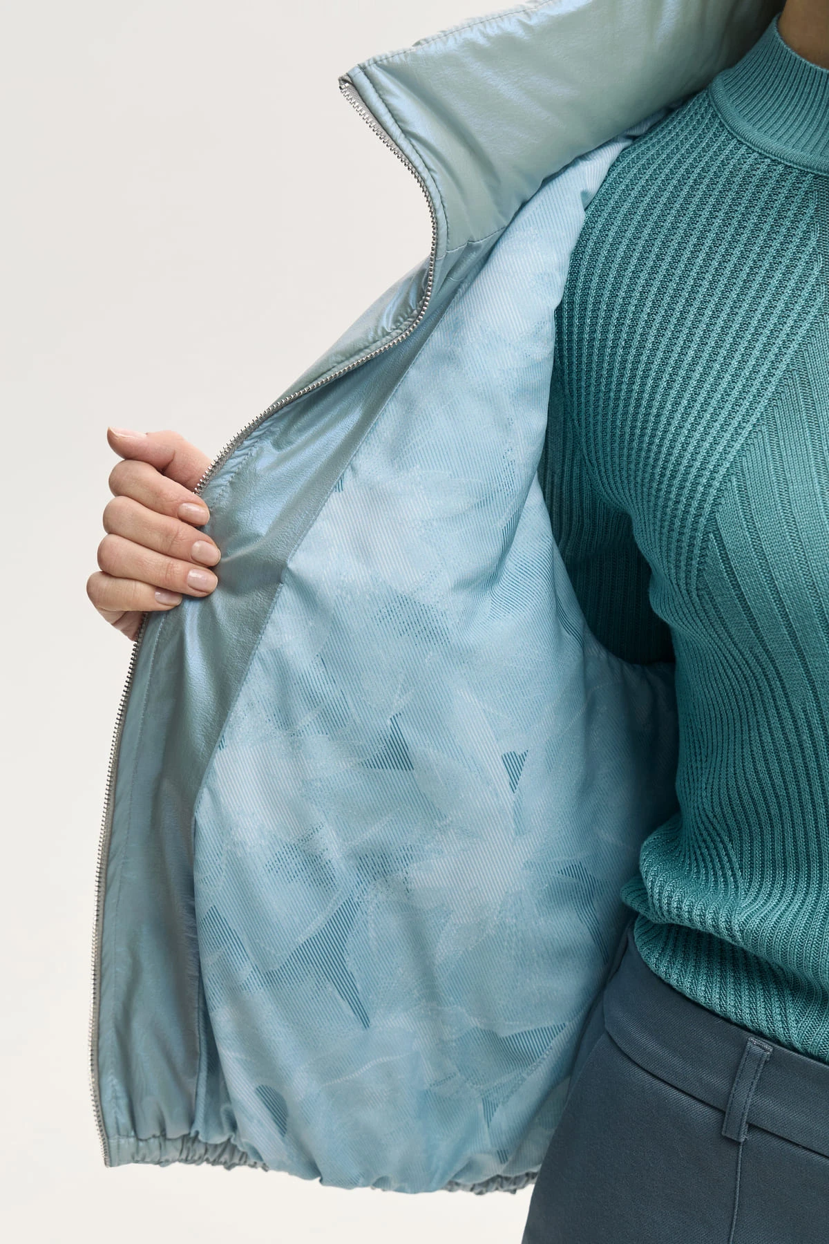 Жилет "Мистика света" 2