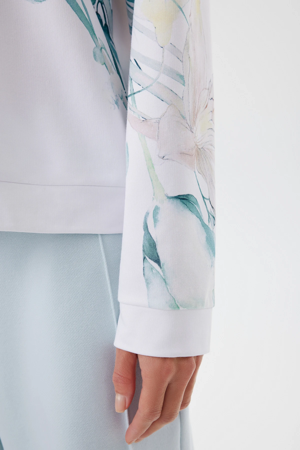 Свитшот «Первоцветы» 4