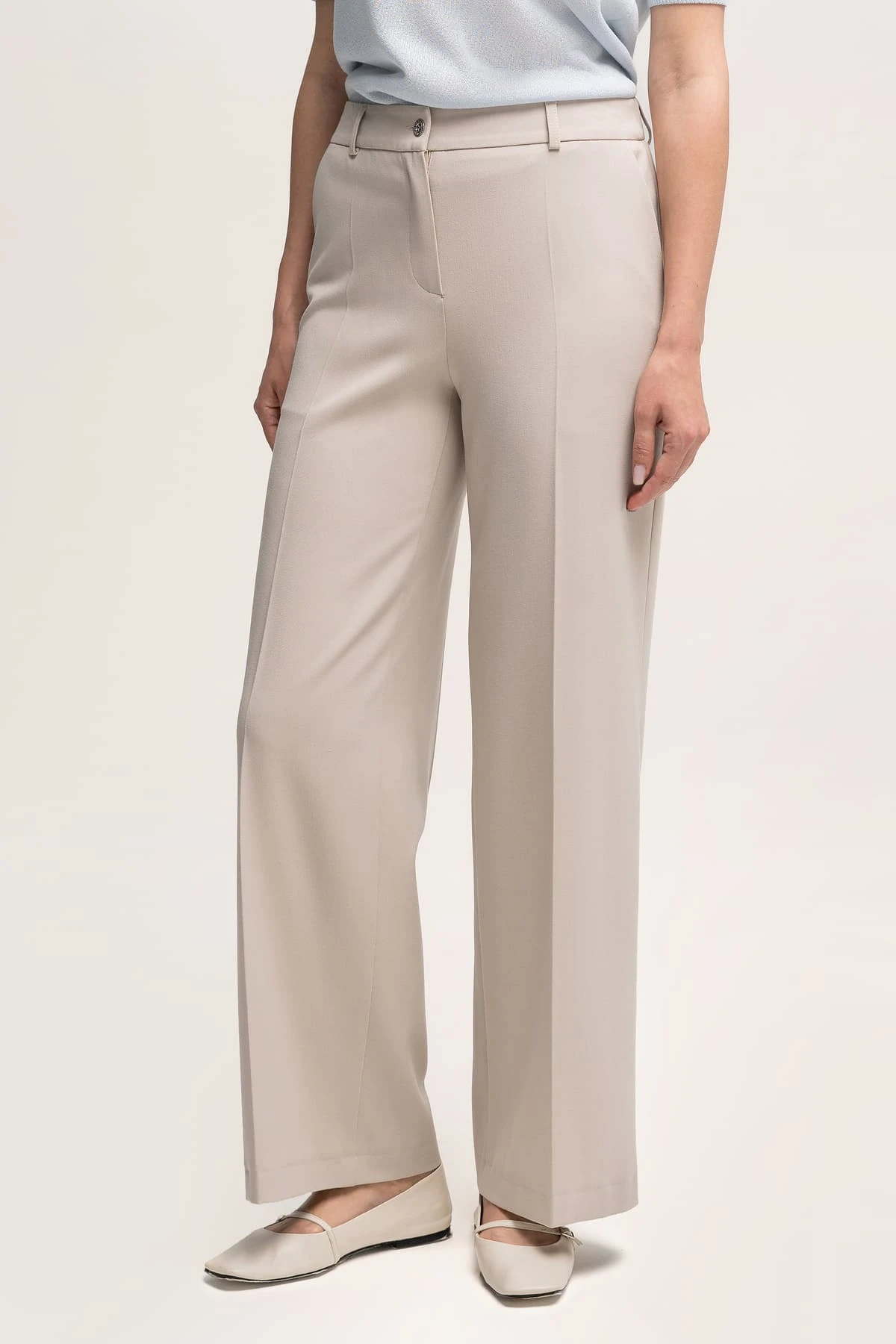 Брюки бежевые 1