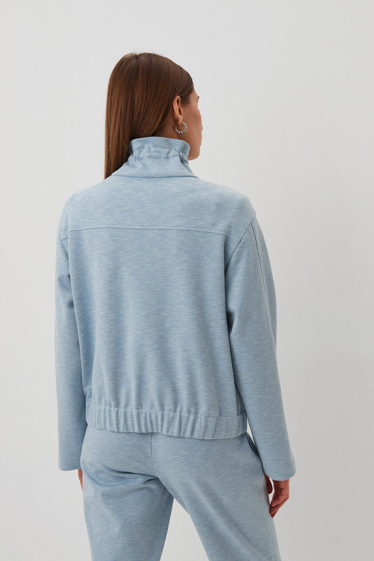 Бомбер "Небесный иней" 1