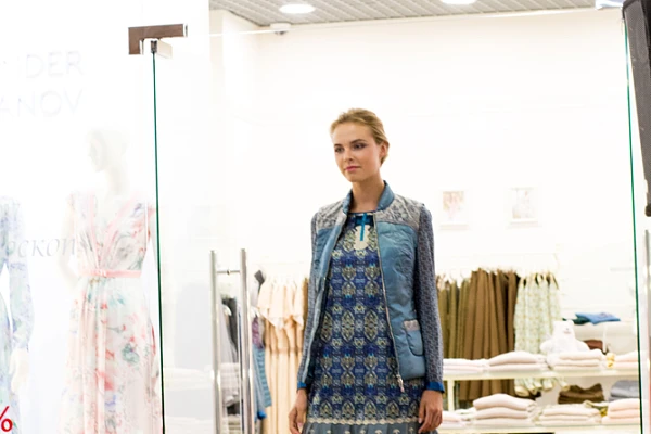 В магазинах федеральной розничной сети прошла презентация pre-collection Осень-Зима 2017-2018 «Невские этюды»