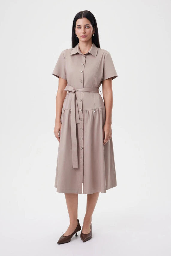 Платье с поясом «Оттенки миндаля»