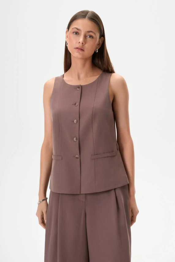 Жилет шоколадный