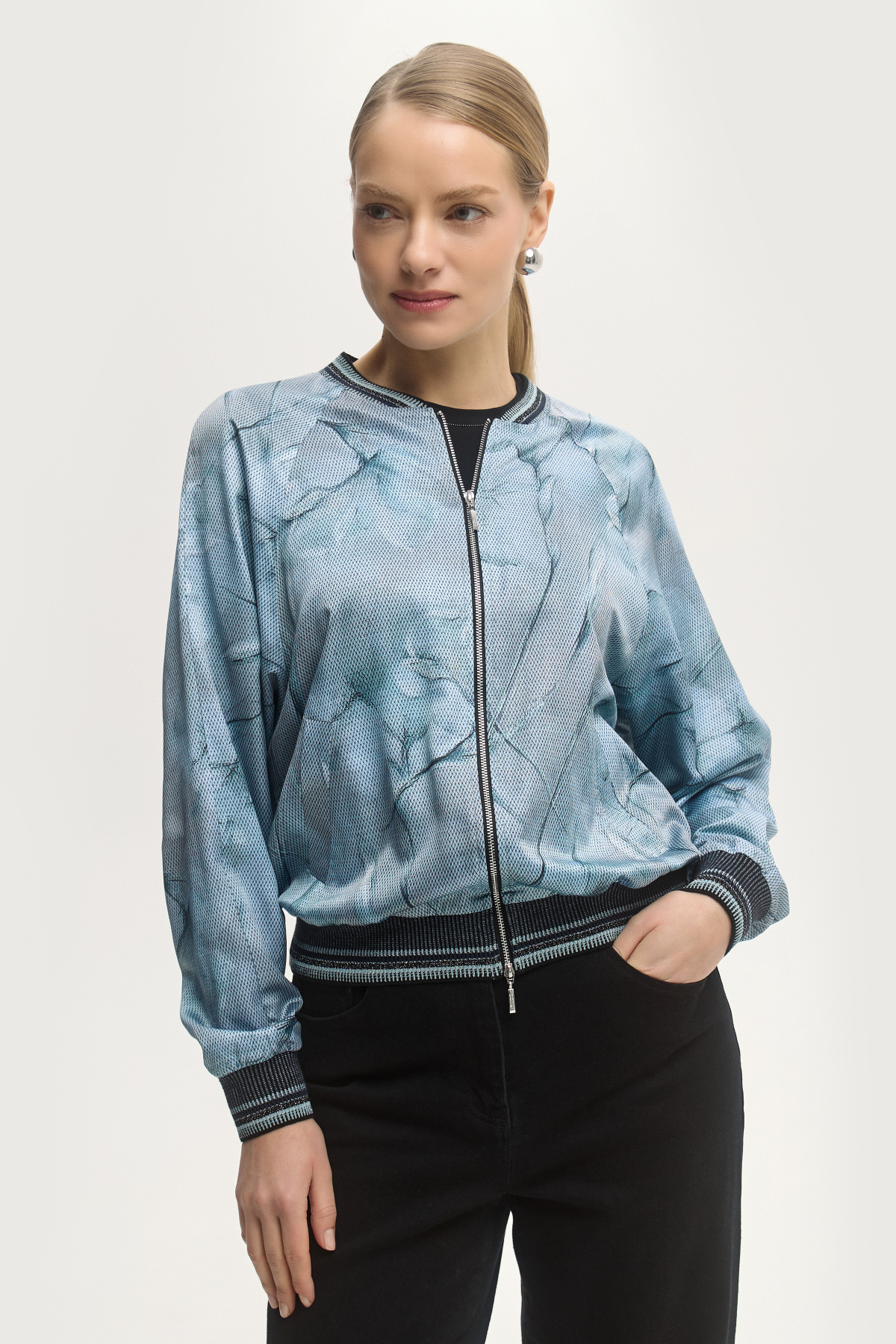 

Бомбер "Мистика света"