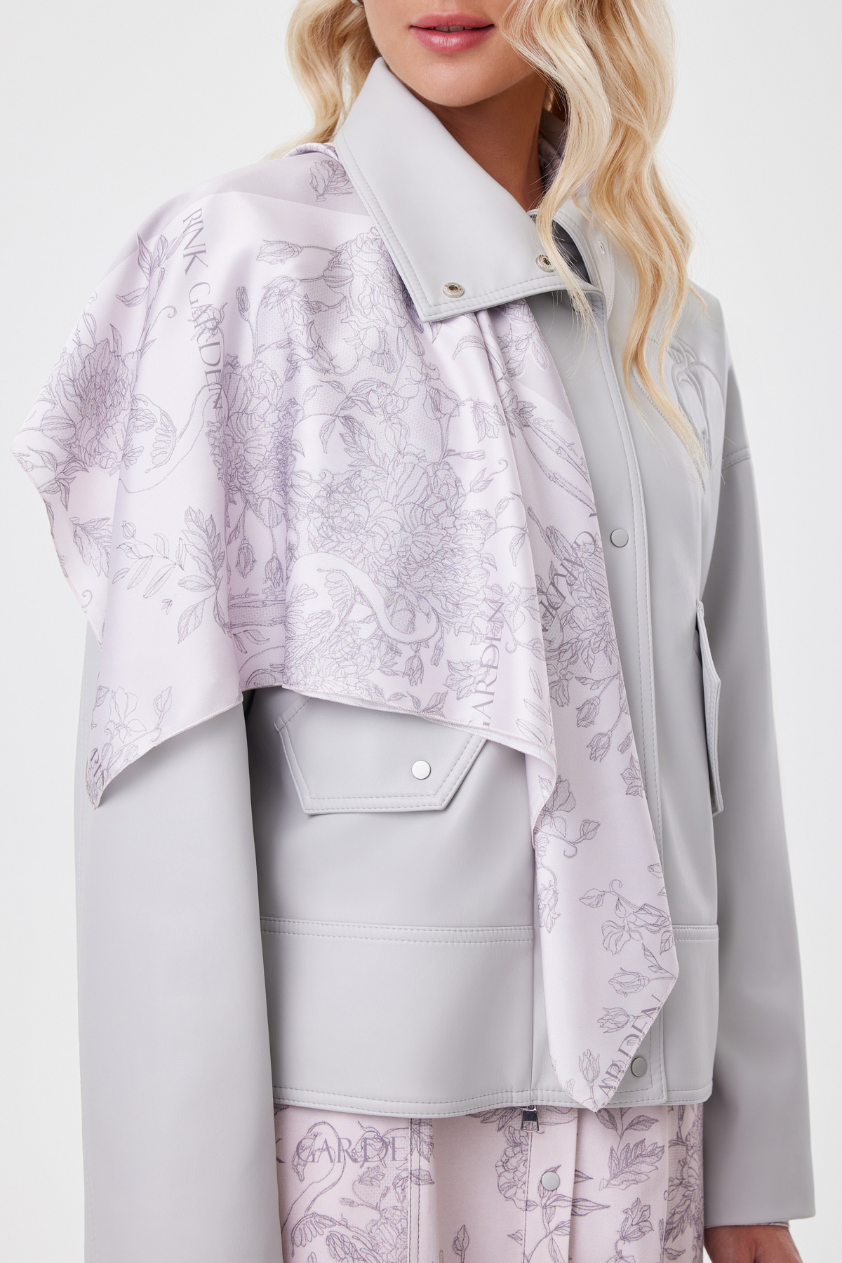 

Платок "Розовые мечты"