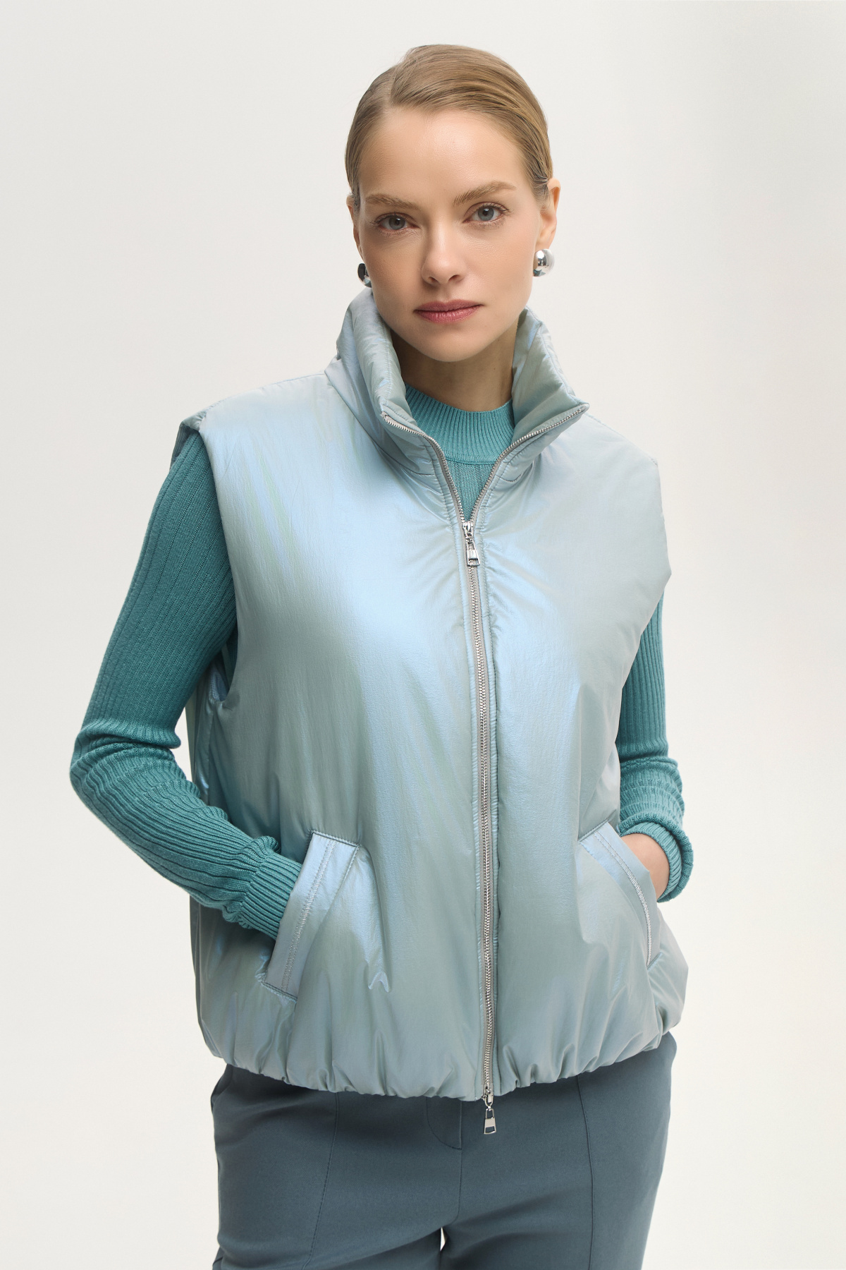 

Жилет "Мистика света"