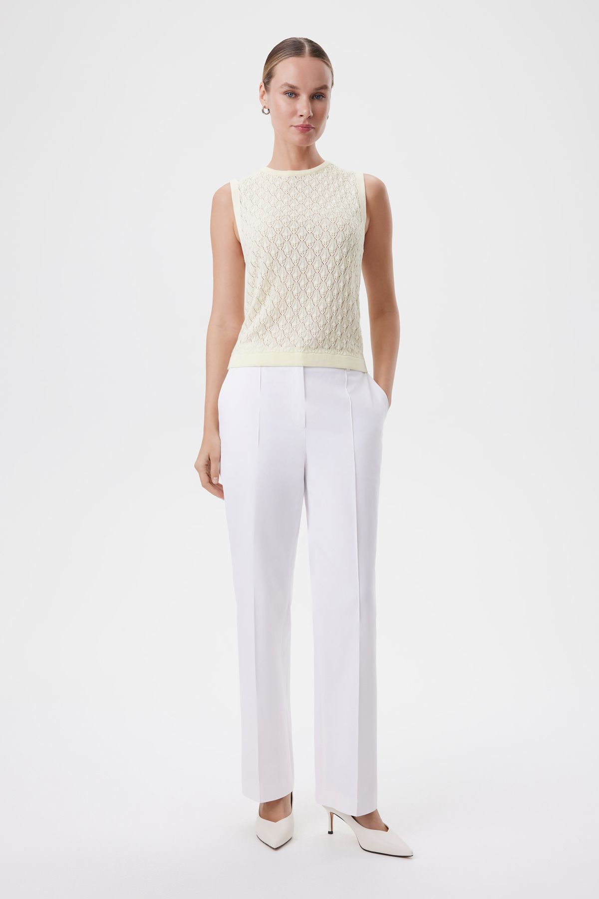 

Брюки белые