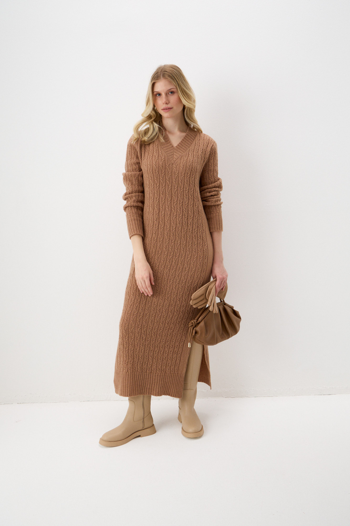 

Платье вязаное "Теплые тайны"