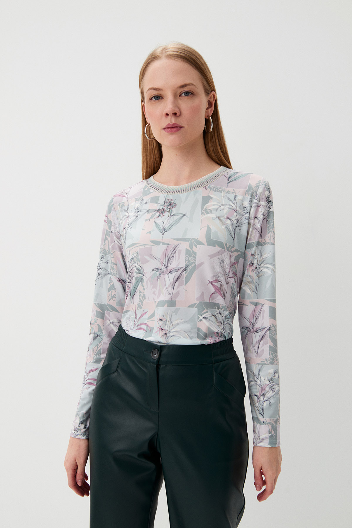 

Джемпер "Тайна цветка"