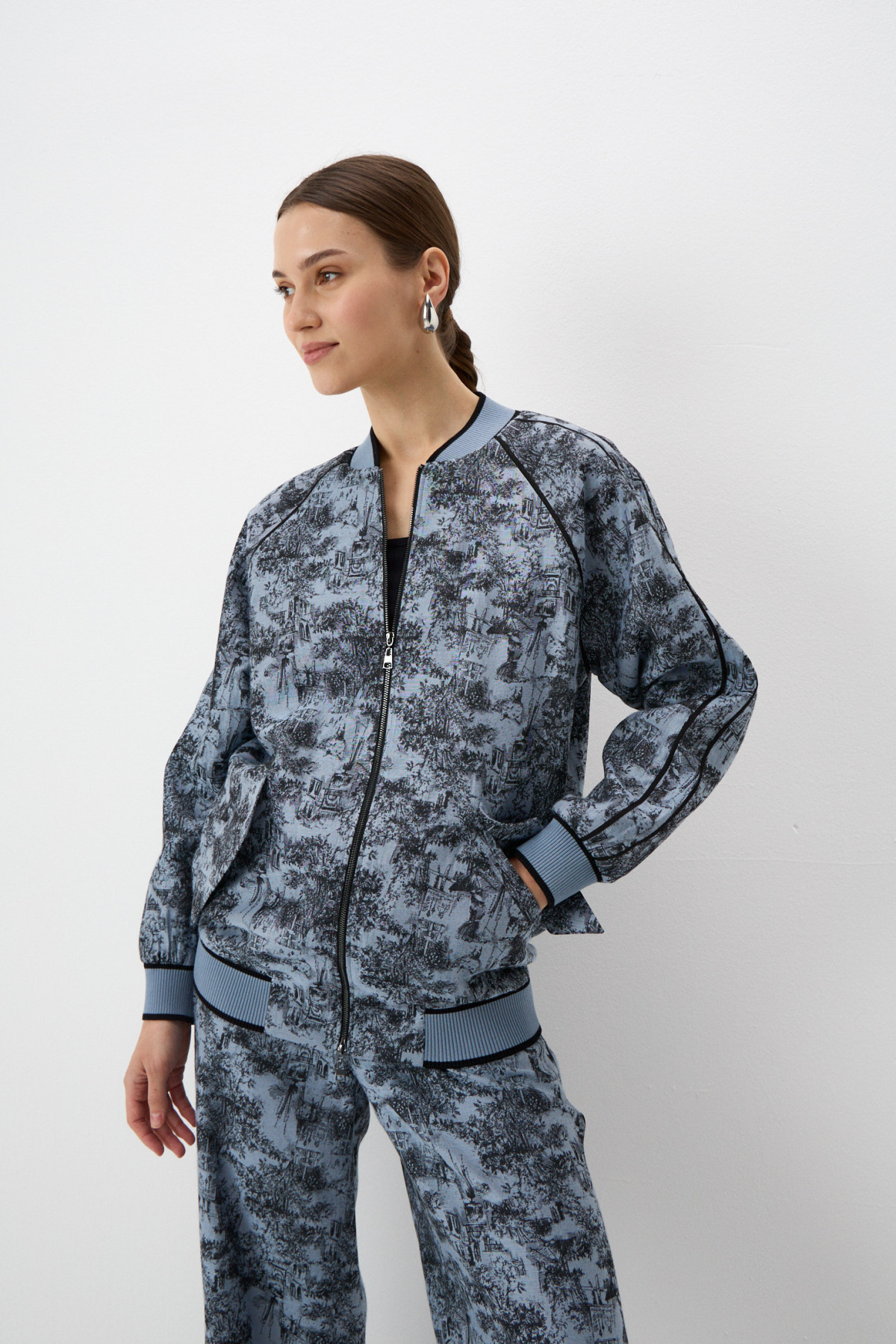 

Бомбер "Гравюры северной сказки"