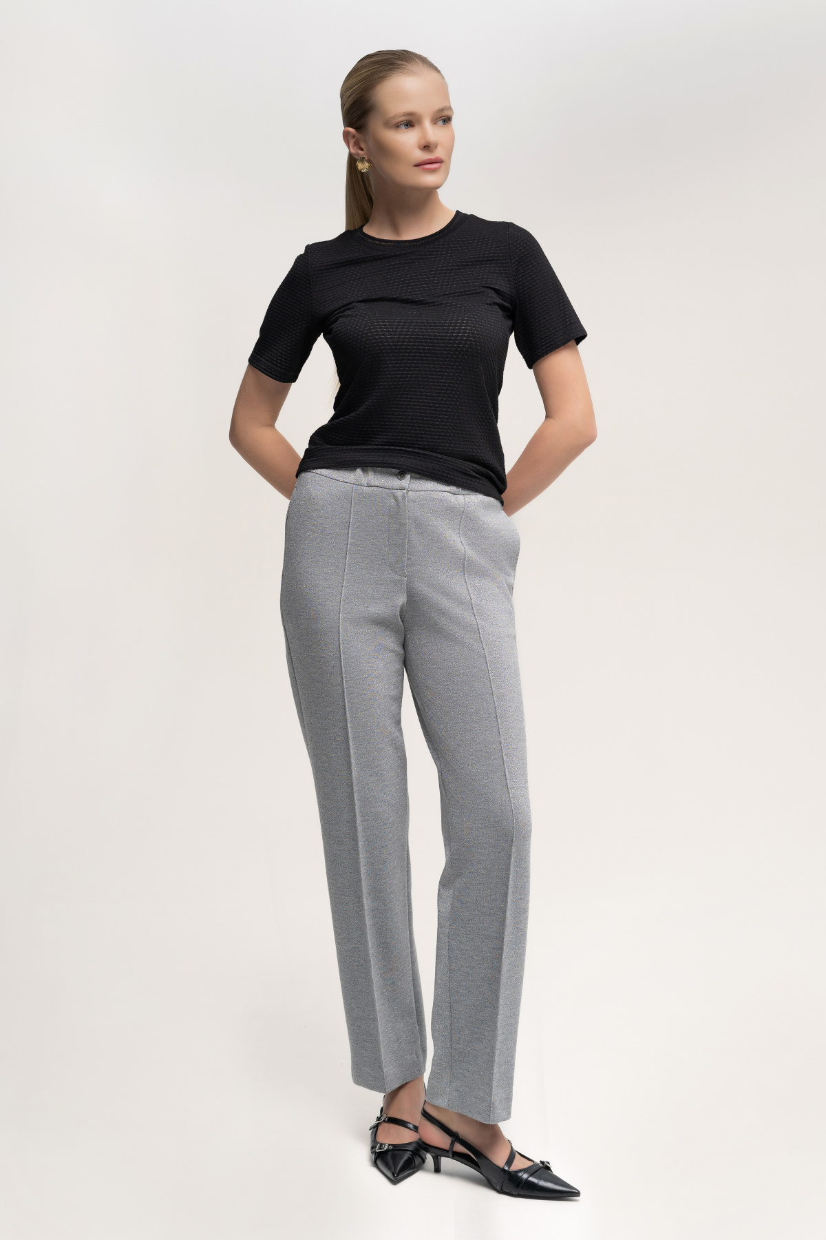 

Футболка черная