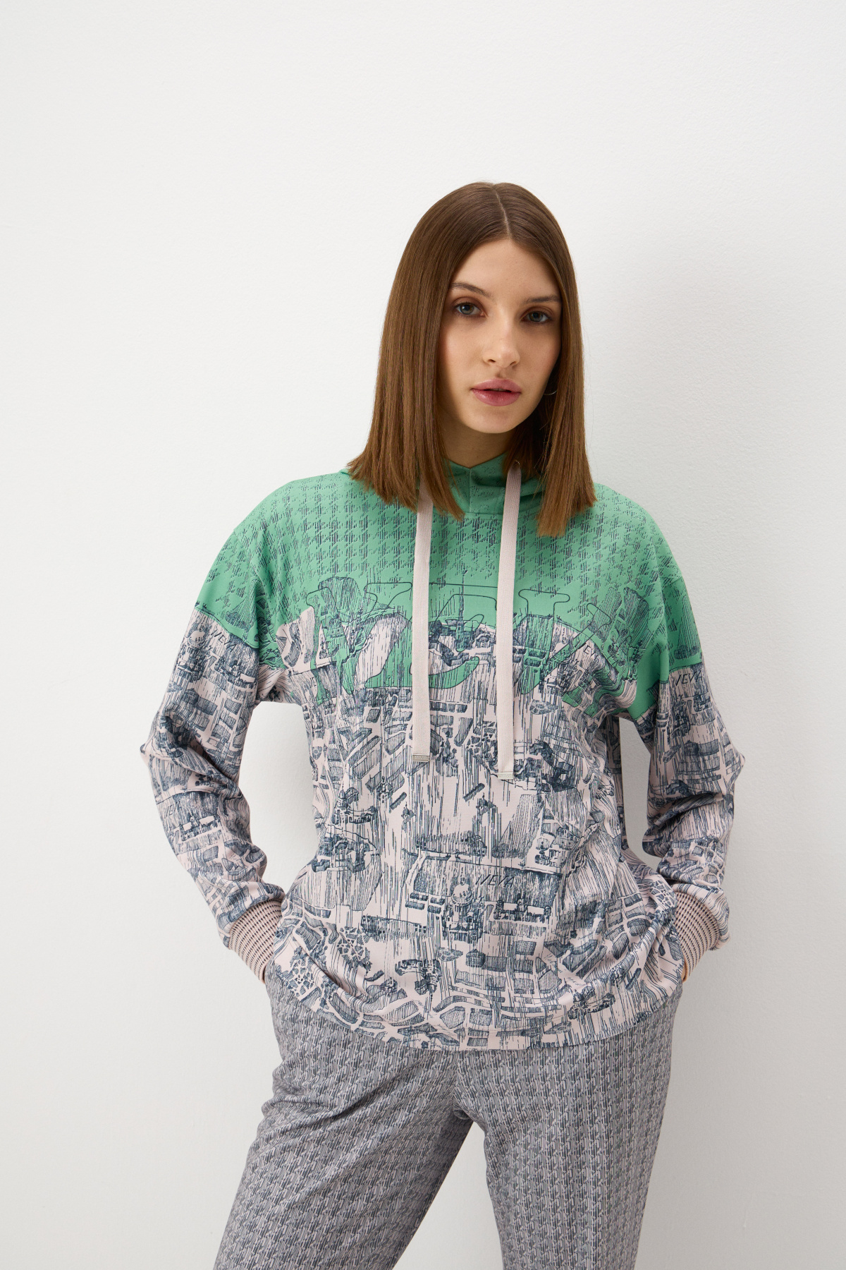 

Худи "Эскизы Невы"