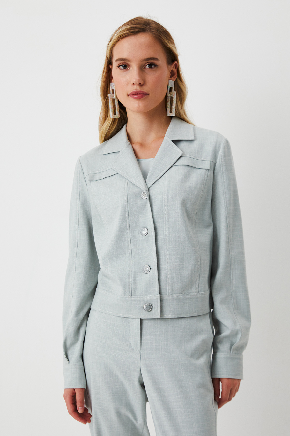 

Жакет "Туманный горизонт"