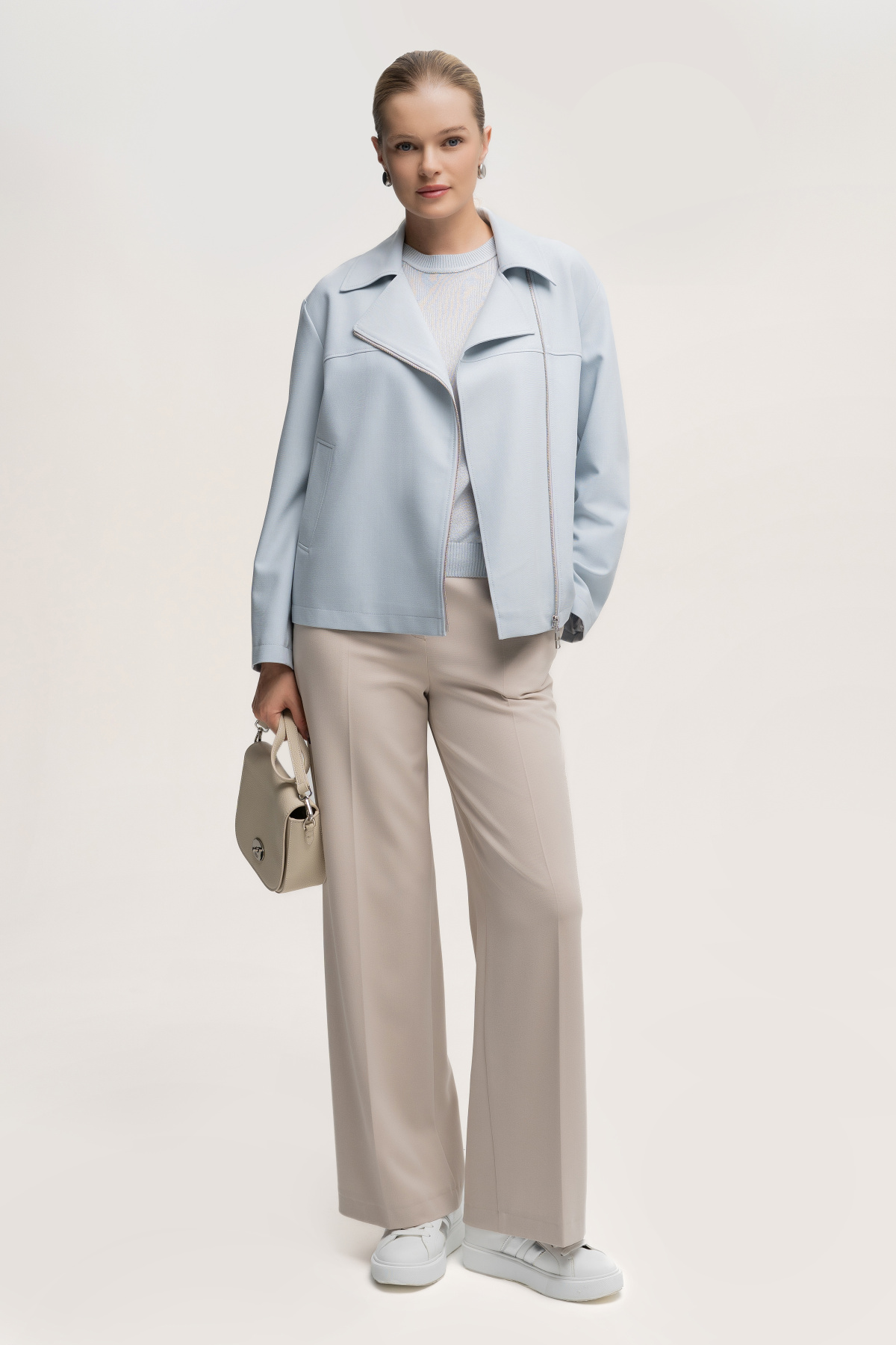 

Брюки бежевые