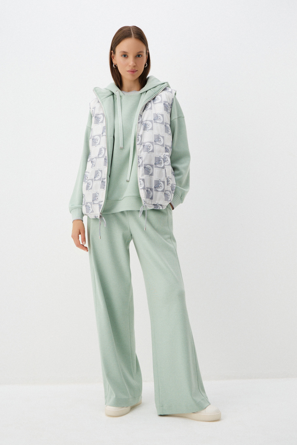 

Жилет "Утренний кофе"