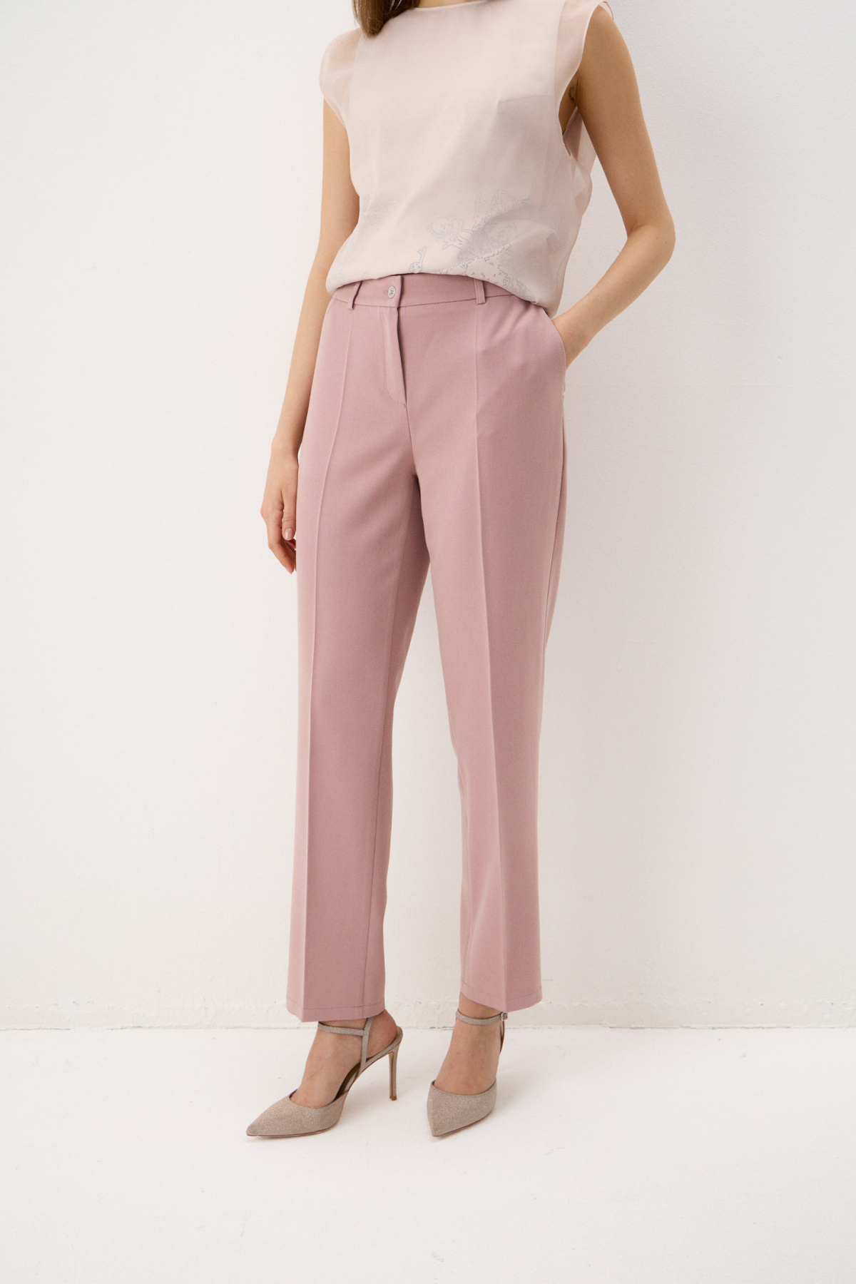 

Брюки пудровые